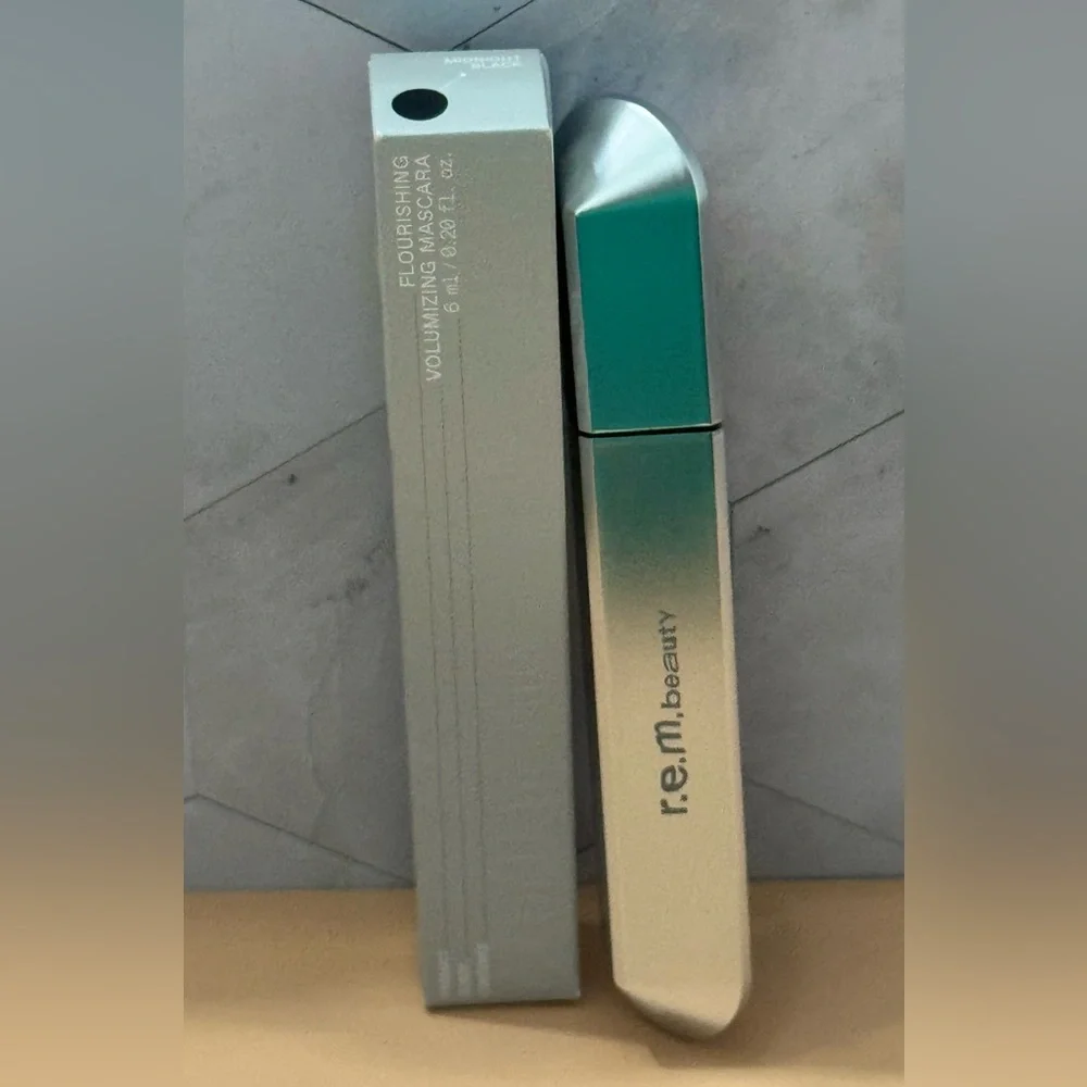 REM Beauty Flourishing Volumizing Mascara in Midnight Black